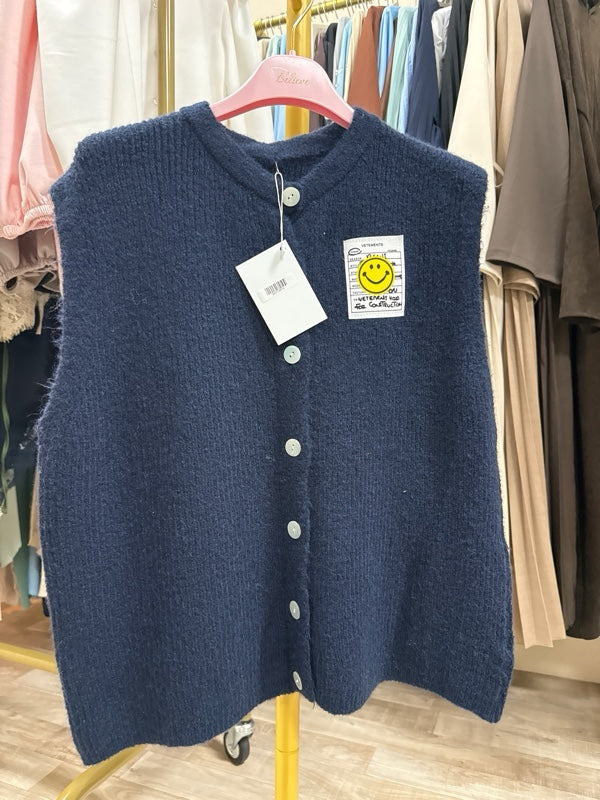 Strickweste Smiley Patch