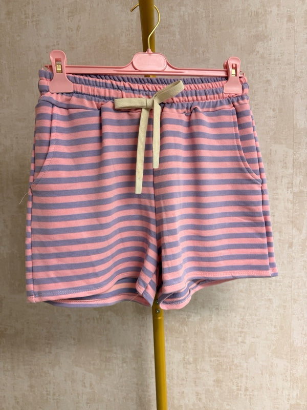 Short gestreift