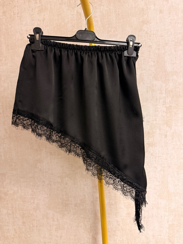 Rock schwarz spitze
